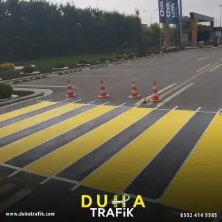 Çiftkompenant boya uygulaması — Foto Galeri — Duha Trafik | Otopark Çizgileri ve Zemin Boyama Hizmetleri